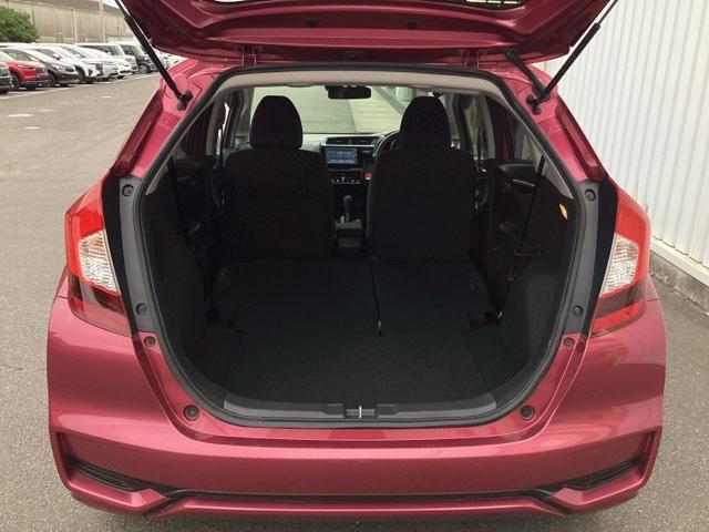 フィット １３Ｇ・Ｌホンダセンシング　フルオート・エアーコンディショナー（プラズマクラスター技術搭載）　ＥＴＣ車載器　サイドカーテンエアバック　Ｄレコ　ＵＳＢ　リアカメラ　エアバック　パワーウインドウ　記録簿　キーフリーシステム　ＶＳＡ（40枚目）