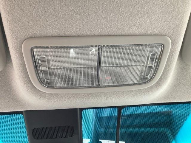 フィット １３Ｇ・Ｌホンダセンシング　フルオート・エアーコンディショナー（プラズマクラスター技術搭載）　ＥＴＣ車載器　サイドカーテンエアバック　Ｄレコ　ＵＳＢ　リアカメラ　エアバック　パワーウインドウ　記録簿　キーフリーシステム　ＶＳＡ（43枚目）