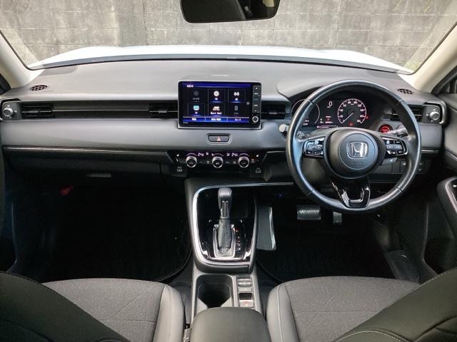 ヴェゼル ｅ：ＨＥＶＺ　ＥＴＣ／純正ナビ／バックモニター／ホンダセンシング　スマキ　Ｐトランク　フルオートエアコン　Ｄレコ　エアバッグ　両席エアバック　Ｒカメ　記録簿付　パワーウィンドウ　ＬＥＤランプ　ソナー　クルーズＣ（2枚目）