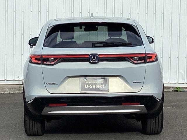 ヴェゼル ｅ：ＨＥＶＺ　ＥＴＣ／純正ナビ／バックモニター／ホンダセンシング　スマキ　Ｐトランク　フルオートエアコン　Ｄレコ　エアバッグ　両席エアバック　Ｒカメ　記録簿付　パワーウィンドウ　ＬＥＤランプ　ソナー　クルーズＣ（9枚目）