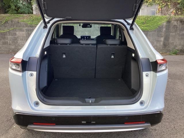 ヴェゼル ｅ：ＨＥＶＺ　ＥＴＣ／純正ナビ／バックモニター／ホンダセンシング　スマキ　Ｐトランク　フルオートエアコン　Ｄレコ　エアバッグ　両席エアバック　Ｒカメ　記録簿付　パワーウィンドウ　ＬＥＤランプ　ソナー　クルーズＣ（18枚目）