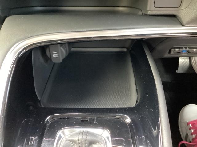 ヴェゼル ｅ：ＨＥＶＺ　ＥＴＣ／純正ナビ／バックモニター／ホンダセンシング　スマキ　Ｐトランク　フルオートエアコン　Ｄレコ　エアバッグ　両席エアバック　Ｒカメ　記録簿付　パワーウィンドウ　ＬＥＤランプ　ソナー　クルーズＣ（30枚目）