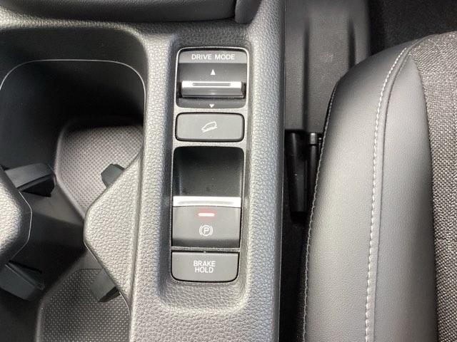 ヴェゼル ｅ：ＨＥＶＺ　ＥＴＣ／純正ナビ／バックモニター／ホンダセンシング　スマキ　Ｐトランク　フルオートエアコン　Ｄレコ　エアバッグ　両席エアバック　Ｒカメ　記録簿付　パワーウィンドウ　ＬＥＤランプ　ソナー　クルーズＣ（33枚目）