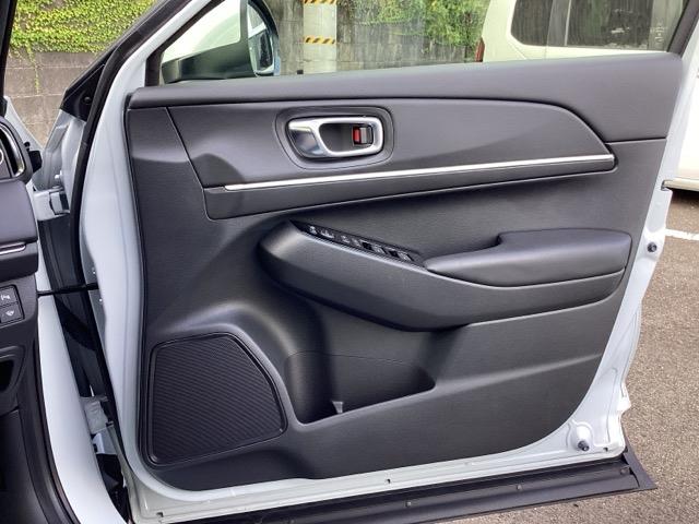 ヴェゼル ｅ：ＨＥＶＺ　ＥＴＣ／純正ナビ／バックモニター／ホンダセンシング　スマキ　Ｐトランク　フルオートエアコン　Ｄレコ　エアバッグ　両席エアバック　Ｒカメ　記録簿付　パワーウィンドウ　ＬＥＤランプ　ソナー　クルーズＣ（44枚目）