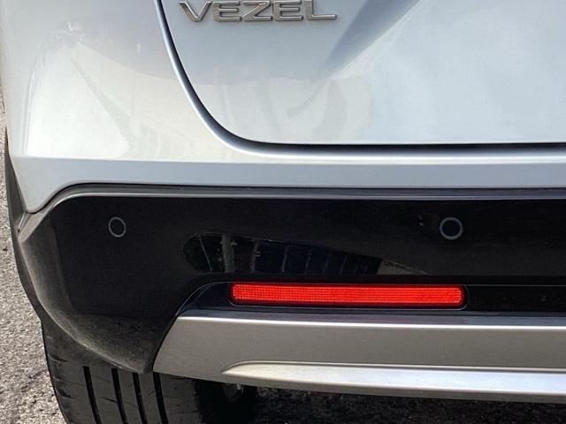 ヴェゼル ｅ：ＨＥＶＺ　ＥＴＣ／純正ナビ／バックモニター／ホンダセンシング　スマキ　Ｐトランク　フルオートエアコン　Ｄレコ　エアバッグ　両席エアバック　Ｒカメ　記録簿付　パワーウィンドウ　ＬＥＤランプ　ソナー　クルーズＣ（50枚目）
