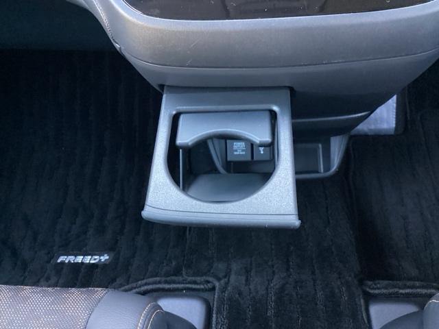 フリード＋ハイブリッド ハイブリッド・クロスター　ＥＴＣ／純正ナビ／バックモニター／ホンダセンシング／社外ドラレコ　シ－トヒ－タ－　Ｒカメラ　コーナーセンサー　ＶＳＡ　クルコン　ＬＥＤライト　サイドカーテンエアバック　フルセグＴＶ　フルオートエアコン（26枚目）