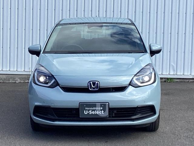 フィット ｅ：ＨＥＶホーム　ＨｏｎｄａＣＯＮＮＥＣＴｆｏｒＧａｔｈｅｒｓ＋ナビ装着用スペシャルパッケージ　クリソナ　助手席エアバッグ　運転席エアバッグ　１オナ　アイドリングストップ　ＬＥＤライト　ＵＳＢ接続　バックカメラ　ＡＢＳ（6枚目）