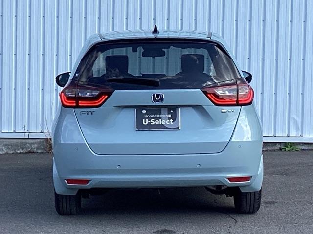 フィット ｅ：ＨＥＶホーム　ＨｏｎｄａＣＯＮＮＥＣＴｆｏｒＧａｔｈｅｒｓ＋ナビ装着用スペシャルパッケージ　クリソナ　助手席エアバッグ　運転席エアバッグ　１オナ　アイドリングストップ　ＬＥＤライト　ＵＳＢ接続　バックカメラ　ＡＢＳ（9枚目）