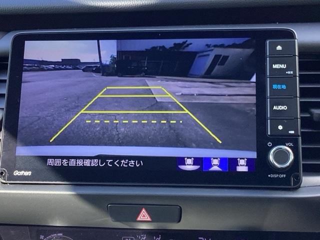 フィット ｅ：ＨＥＶホーム　ＨｏｎｄａＣＯＮＮＥＣＴｆｏｒＧａｔｈｅｒｓ＋ナビ装着用スペシャルパッケージ　クリソナ　助手席エアバッグ　運転席エアバッグ　１オナ　アイドリングストップ　ＬＥＤライト　ＵＳＢ接続　バックカメラ　ＡＢＳ（12枚目）