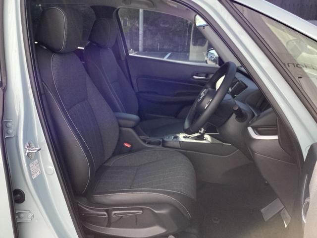 フィット ｅ：ＨＥＶホーム　ＨｏｎｄａＣＯＮＮＥＣＴｆｏｒＧａｔｈｅｒｓ＋ナビ装着用スペシャルパッケージ　クリソナ　助手席エアバッグ　運転席エアバッグ　１オナ　アイドリングストップ　ＬＥＤライト　ＵＳＢ接続　バックカメラ　ＡＢＳ（16枚目）