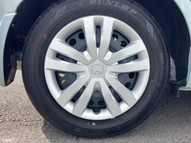 フィット ｅ：ＨＥＶホーム　ＨｏｎｄａＣＯＮＮＥＣＴｆｏｒＧａｔｈｅｒｓ＋ナビ装着用スペシャルパッケージ　クリソナ　助手席エアバッグ　運転席エアバッグ　１オナ　アイドリングストップ　ＬＥＤライト　ＵＳＢ接続　バックカメラ　ＡＢＳ（20枚目）