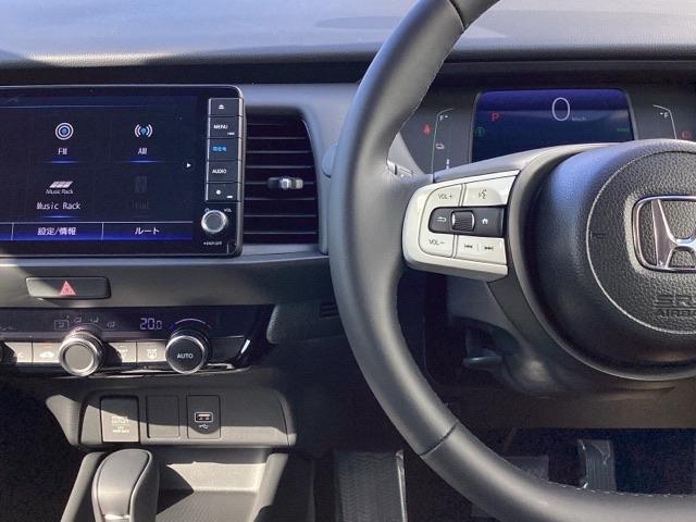 フィット ｅ：ＨＥＶホーム　ＨｏｎｄａＣＯＮＮＥＣＴｆｏｒＧａｔｈｅｒｓ＋ナビ装着用スペシャルパッケージ　クリソナ　助手席エアバッグ　運転席エアバッグ　１オナ　アイドリングストップ　ＬＥＤライト　ＵＳＢ接続　バックカメラ　ＡＢＳ（28枚目）