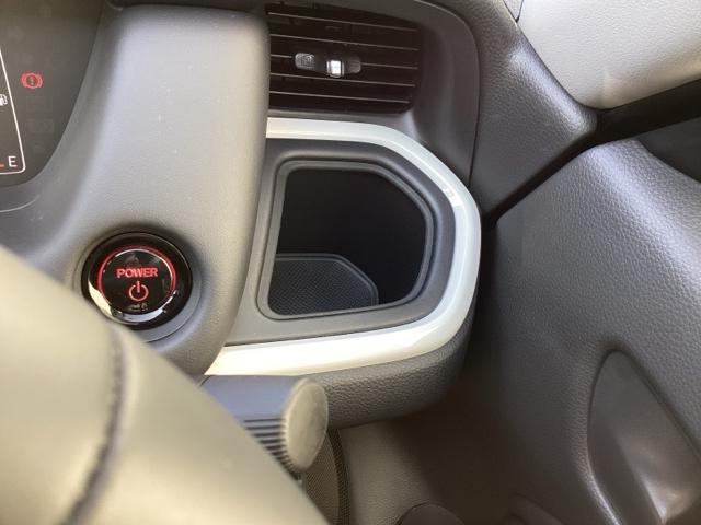 フィット ｅ：ＨＥＶホーム　ＨｏｎｄａＣＯＮＮＥＣＴｆｏｒＧａｔｈｅｒｓ＋ナビ装着用スペシャルパッケージ　クリソナ　助手席エアバッグ　運転席エアバッグ　１オナ　アイドリングストップ　ＬＥＤライト　ＵＳＢ接続　バックカメラ　ＡＢＳ（32枚目）