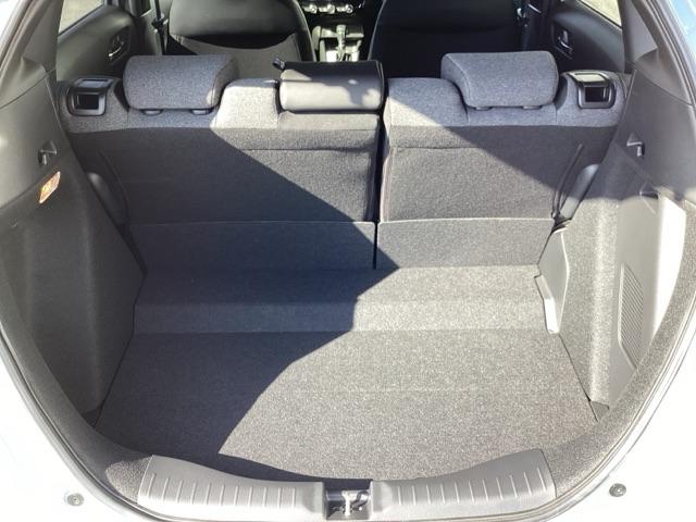 フィット ｅ：ＨＥＶホーム　ＨｏｎｄａＣＯＮＮＥＣＴｆｏｒＧａｔｈｅｒｓ＋ナビ装着用スペシャルパッケージ　クリソナ　助手席エアバッグ　運転席エアバッグ　１オナ　アイドリングストップ　ＬＥＤライト　ＵＳＢ接続　バックカメラ　ＡＢＳ（39枚目）