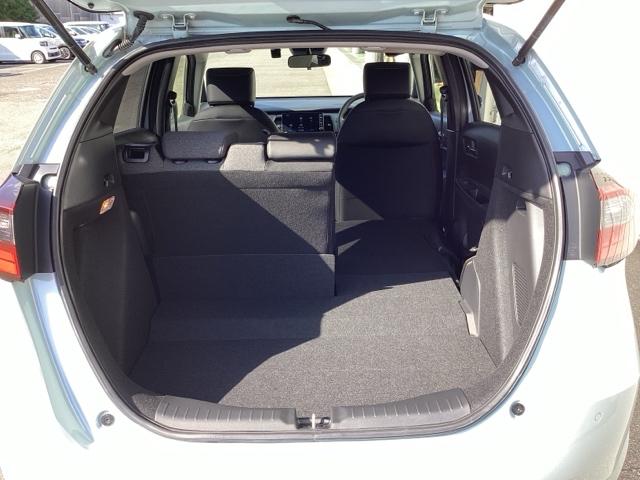 フィット ｅ：ＨＥＶホーム　ＨｏｎｄａＣＯＮＮＥＣＴｆｏｒＧａｔｈｅｒｓ＋ナビ装着用スペシャルパッケージ　クリソナ　助手席エアバッグ　運転席エアバッグ　１オナ　アイドリングストップ　ＬＥＤライト　ＵＳＢ接続　バックカメラ　ＡＢＳ（40枚目）