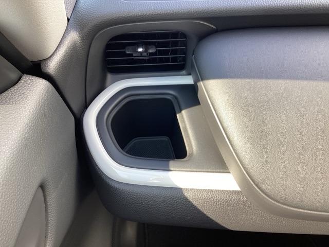 フィット ｅ：ＨＥＶホーム　ＨｏｎｄａＣＯＮＮＥＣＴｆｏｒＧａｔｈｅｒｓ＋ナビ装着用スペシャルパッケージ　クリソナ　助手席エアバッグ　運転席エアバッグ　１オナ　アイドリングストップ　ＬＥＤライト　ＵＳＢ接続　バックカメラ　ＡＢＳ（42枚目）