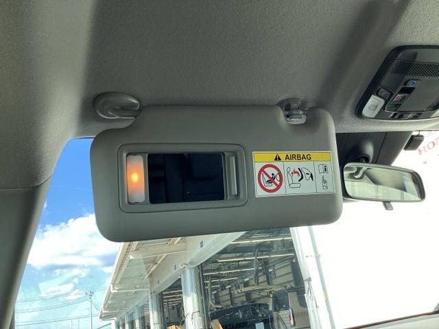 フィット ｅ：ＨＥＶホーム　ＨｏｎｄａＣＯＮＮＥＣＴｆｏｒＧａｔｈｅｒｓ＋ナビ装着用スペシャルパッケージ　クリソナ　助手席エアバッグ　運転席エアバッグ　１オナ　アイドリングストップ　ＬＥＤライト　ＵＳＢ接続　バックカメラ　ＡＢＳ（45枚目）