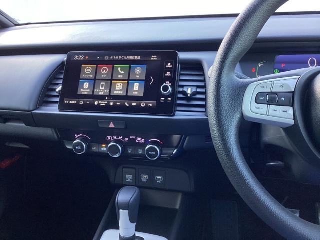 フィット ｅ：ＨＥＶクロスター　メモリーナビ　リアカメラ　ＥＴＣ　衝突回避システム　フルオートエアコン　整備記録簿　ＬＥＤランプ　エアバッグ　サイドエアバック　地デジ　オートクルーズコントロール　ＶＳＡ　バックカメラ　ＵＳＢ　ＡＢＳ（6枚目）