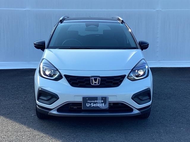 フィット ｅ：ＨＥＶクロスター　メモリーナビ　リアカメラ　ＥＴＣ　衝突回避システム　フルオートエアコン　整備記録簿　ＬＥＤランプ　エアバッグ　サイドエアバック　地デジ　オートクルーズコントロール　ＶＳＡ　バックカメラ　ＵＳＢ　ＡＢＳ（7枚目）