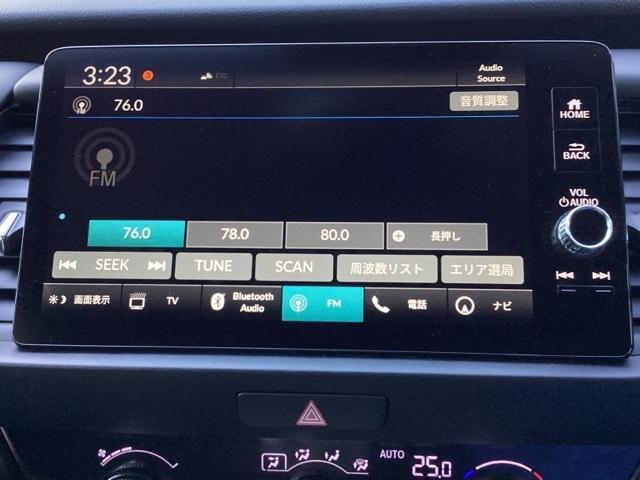 フィット ｅ：ＨＥＶクロスター　メモリーナビ　リアカメラ　ＥＴＣ　衝突回避システム　フルオートエアコン　整備記録簿　ＬＥＤランプ　エアバッグ　サイドエアバック　地デジ　オートクルーズコントロール　ＶＳＡ　バックカメラ　ＵＳＢ　ＡＢＳ（11枚目）