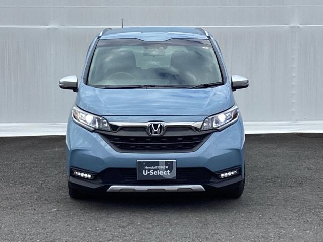 フリードハイブリッド ハイブリッド・クロスターホンダセンシング　メモリーナビ　ドラレコ　ＥＴＣ　リアカメラ　両側Ｐスライドドア　ＵＳＢ　オートクルーズコントロール　記録簿　ＤＶＤ再生可能　ＬＥＤライト　ＡＢＳ　盗難防止　シ－トヒ－タ－　スマ－トキ－　ＶＳＡ（7枚目）