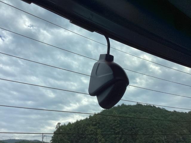 フリードハイブリッド ハイブリッド・クロスターホンダセンシング　メモリーナビ　ドラレコ　ＥＴＣ　リアカメラ　両側Ｐスライドドア　ＵＳＢ　オートクルーズコントロール　記録簿　ＤＶＤ再生可能　ＬＥＤライト　ＡＢＳ　盗難防止　シ－トヒ－タ－　スマ－トキ－　ＶＳＡ（16枚目）