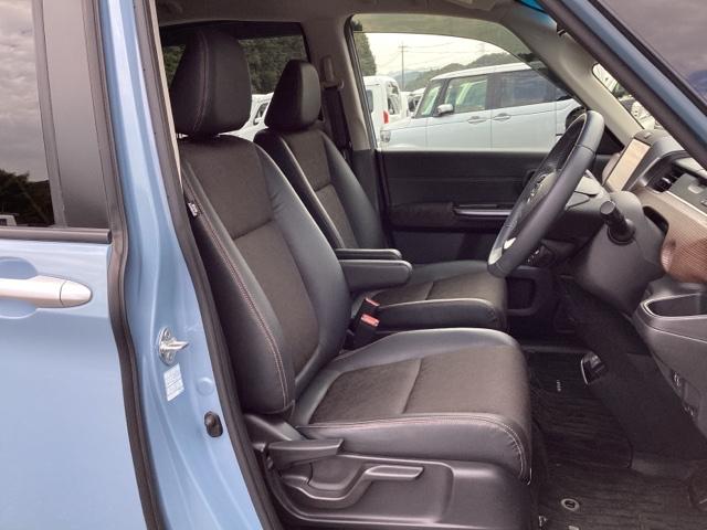 フリードハイブリッド ハイブリッド・クロスターホンダセンシング　メモリーナビ　ドラレコ　ＥＴＣ　リアカメラ　両側Ｐスライドドア　ＵＳＢ　オートクルーズコントロール　記録簿　ＤＶＤ再生可能　ＬＥＤライト　ＡＢＳ　盗難防止　シ－トヒ－タ－　スマ－トキ－　ＶＳＡ（18枚目）