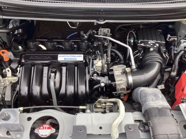 フリードハイブリッド ハイブリッド・クロスターホンダセンシング　メモリーナビ　ドラレコ　ＥＴＣ　リアカメラ　両側Ｐスライドドア　ＵＳＢ　オートクルーズコントロール　記録簿　ＤＶＤ再生可能　ＬＥＤライト　ＡＢＳ　盗難防止　シ－トヒ－タ－　スマ－トキ－　ＶＳＡ（25枚目）