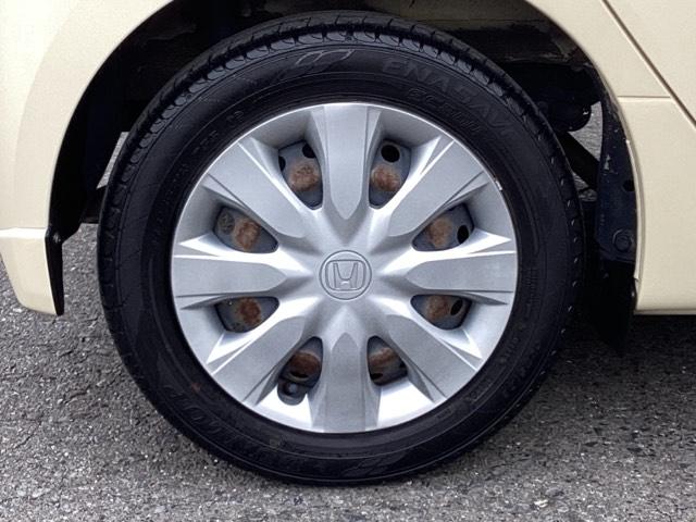 おしゃれは足元から、デザインのいいホイールキャップです。お手入れも簡単♪