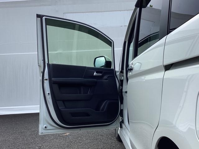 ステップワゴンスパーダ Ｚインターナビセレクション　ＨＤＤナビ　リアカメラ　ＥＴＣ　両側自動スライドドア　Ｒカメラ　横滑り防止機能　オートクルーズ　パワステ　フルセグ　スマ－トキ－　ＡＢＳ　パワーウィンドウ　エアバッグ　キーレスエントリーキー　禁煙車両（29枚目）