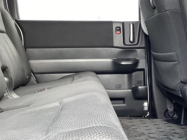 ステップワゴンスパーダ Ｚインターナビセレクション　ＨＤＤナビ　リアカメラ　ＥＴＣ　両側自動スライドドア　Ｒカメラ　横滑り防止機能　オートクルーズ　パワステ　フルセグ　スマ－トキ－　ＡＢＳ　パワーウィンドウ　エアバッグ　キーレスエントリーキー　禁煙車両（30枚目）