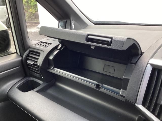 ステップワゴンスパーダ Ｚインターナビセレクション　ＨＤＤナビ　リアカメラ　ＥＴＣ　両側自動スライドドア　Ｒカメラ　横滑り防止機能　オートクルーズ　パワステ　フルセグ　スマ－トキ－　ＡＢＳ　パワーウィンドウ　エアバッグ　キーレスエントリーキー　禁煙車両（34枚目）