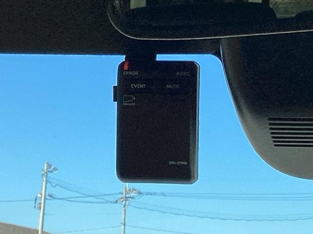 Ｎ－ＢＯＸカスタム ベースグレード　ＥＴＣ／純正ナビ／バックモニター／ホンダセンシング　ＵＳＢ接続　ＣＭＢＳ　Ｄレコ　１オーナー　ベンチシート　オートエアコン　スマートキ　ＬＥＤ　盗難防止装置　クルコン　バックカメラ　フルセグＴＶ（13枚目）