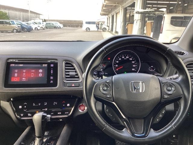 ヴェゼル ＲＳ・ホンダセンシング　ＥＴＣ／純正ナビ／バックモニター／ホンダセンシング　盗難防止　サイドエアバック　スマ－トキ－　シートヒータ　ＬＥＤライト　地デジＴＶ　フルオートエアコン　整備記録簿　ＤＶＤ　横滑り防止機能　ナビ＆ＴＶ（3枚目）