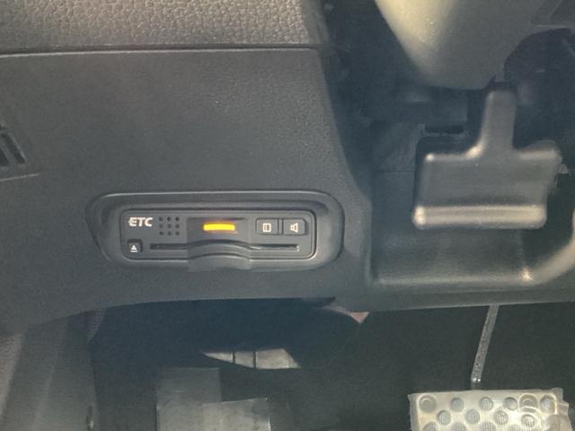 ヴェゼル ＲＳ・ホンダセンシング　ＥＴＣ／純正ナビ／バックモニター／ホンダセンシング　盗難防止　サイドエアバック　スマ－トキ－　シートヒータ　ＬＥＤライト　地デジＴＶ　フルオートエアコン　整備記録簿　ＤＶＤ　横滑り防止機能　ナビ＆ＴＶ（14枚目）