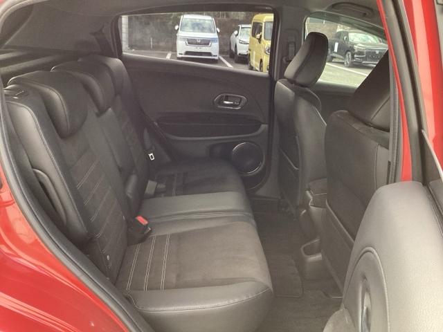 ヴェゼル ＲＳ・ホンダセンシング　ＥＴＣ／純正ナビ／バックモニター／ホンダセンシング　盗難防止　サイドエアバック　スマ－トキ－　シートヒータ　ＬＥＤライト　地デジＴＶ　フルオートエアコン　整備記録簿　ＤＶＤ　横滑り防止機能　ナビ＆ＴＶ（18枚目）
