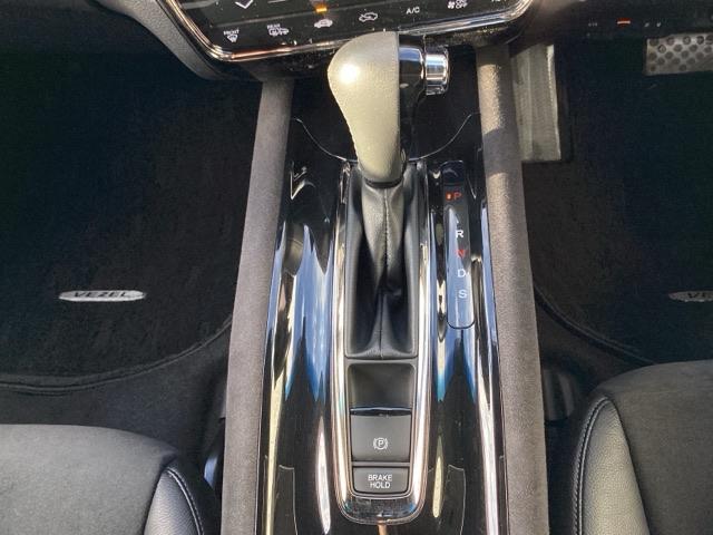 ヴェゼル ＲＳ・ホンダセンシング　ＥＴＣ／純正ナビ／バックモニター／ホンダセンシング　盗難防止　サイドエアバック　スマ－トキ－　シートヒータ　ＬＥＤライト　地デジＴＶ　フルオートエアコン　整備記録簿　ＤＶＤ　横滑り防止機能　ナビ＆ＴＶ（22枚目）