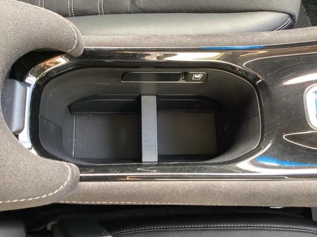 ヴェゼル ＲＳ・ホンダセンシング　ＥＴＣ／純正ナビ／バックモニター／ホンダセンシング　盗難防止　サイドエアバック　スマ－トキ－　シートヒータ　ＬＥＤライト　地デジＴＶ　フルオートエアコン　整備記録簿　ＤＶＤ　横滑り防止機能　ナビ＆ＴＶ（23枚目）