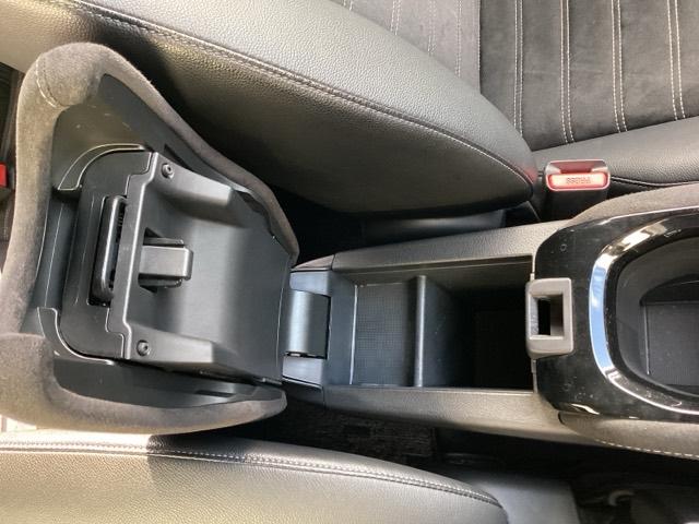 ヴェゼル ＲＳ・ホンダセンシング　ＥＴＣ／純正ナビ／バックモニター／ホンダセンシング　盗難防止　サイドエアバック　スマ－トキ－　シートヒータ　ＬＥＤライト　地デジＴＶ　フルオートエアコン　整備記録簿　ＤＶＤ　横滑り防止機能　ナビ＆ＴＶ（24枚目）