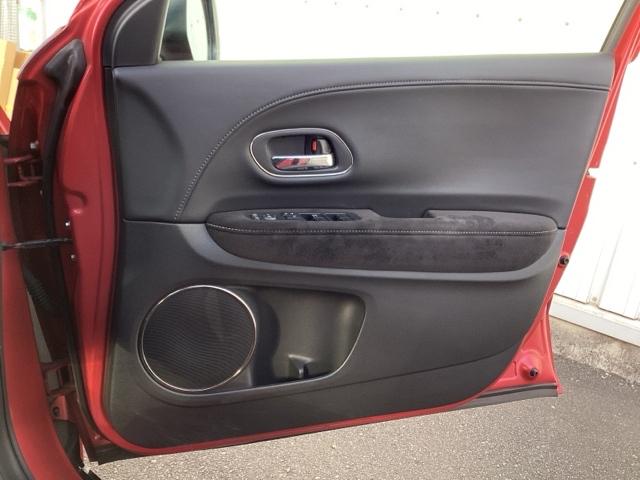 ヴェゼル ＲＳ・ホンダセンシング　ＥＴＣ／純正ナビ／バックモニター／ホンダセンシング　盗難防止　サイドエアバック　スマ－トキ－　シートヒータ　ＬＥＤライト　地デジＴＶ　フルオートエアコン　整備記録簿　ＤＶＤ　横滑り防止機能　ナビ＆ＴＶ（32枚目）