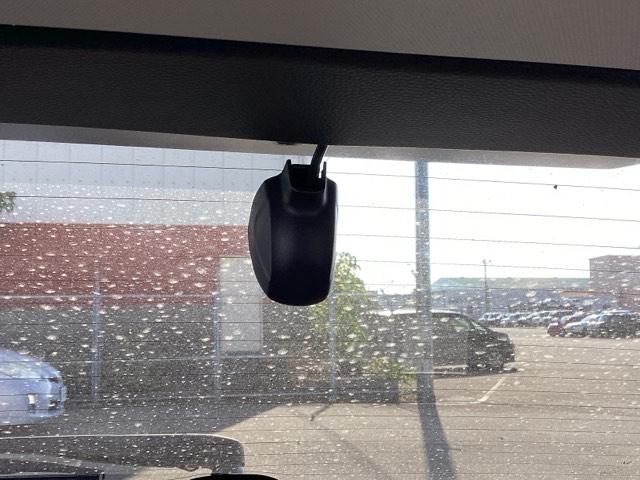 ヴェゼル ｅ：ＨＥＶＺ　スマキ　フルオートエアコン　Ｄレコ　エアバッグ　両席エアバック　Ｒカメ　記録簿付　パワーウィンドウ　ＬＥＤランプ　ソナー　クルーズＣ　ナビ＆ＴＶ　キーレスエントリー　横滑り防止装置（14枚目）