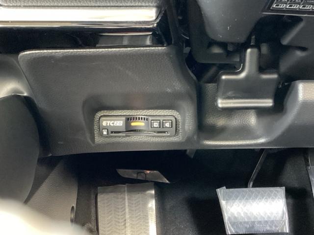 ヴェゼル ｅ：ＨＥＶＺ　スマキ　フルオートエアコン　Ｄレコ　エアバッグ　両席エアバック　Ｒカメ　記録簿付　パワーウィンドウ　ＬＥＤランプ　ソナー　クルーズＣ　ナビ＆ＴＶ　キーレスエントリー　横滑り防止装置（15枚目）