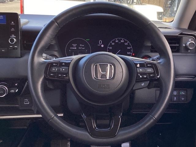 ヴェゼル ｅ：ＨＥＶＺ　スマキ　フルオートエアコン　Ｄレコ　エアバッグ　両席エアバック　Ｒカメ　記録簿付　パワーウィンドウ　ＬＥＤランプ　ソナー　クルーズＣ　ナビ＆ＴＶ　キーレスエントリー　横滑り防止装置（16枚目）