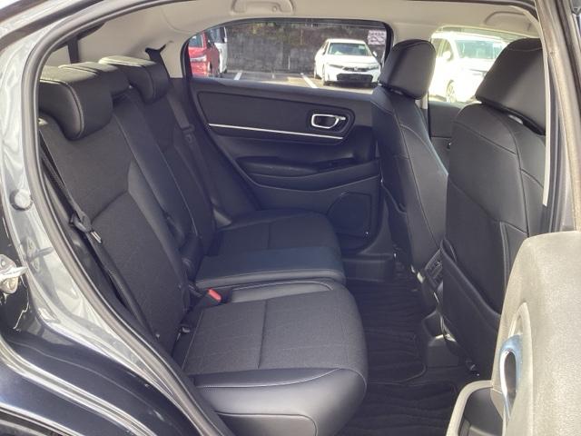 ヴェゼル ｅ：ＨＥＶＺ　スマキ　フルオートエアコン　Ｄレコ　エアバッグ　両席エアバック　Ｒカメ　記録簿付　パワーウィンドウ　ＬＥＤランプ　ソナー　クルーズＣ　ナビ＆ＴＶ　キーレスエントリー　横滑り防止装置（18枚目）