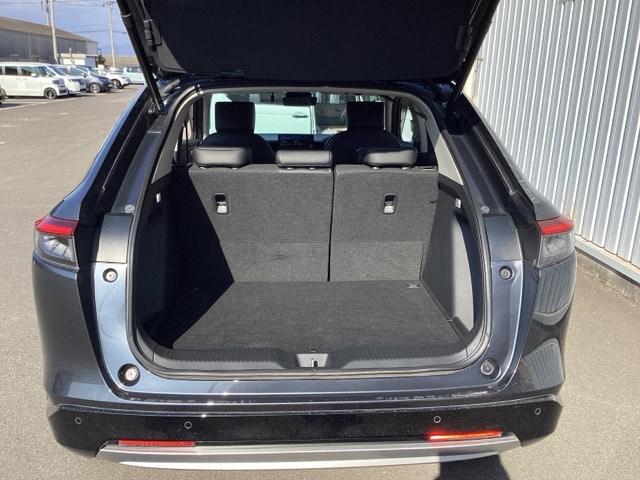 ヴェゼル ｅ：ＨＥＶＺ　スマキ　フルオートエアコン　Ｄレコ　エアバッグ　両席エアバック　Ｒカメ　記録簿付　パワーウィンドウ　ＬＥＤランプ　ソナー　クルーズＣ　ナビ＆ＴＶ　キーレスエントリー　横滑り防止装置（19枚目）