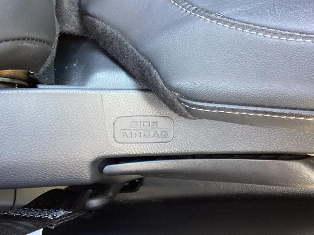 ヴェゼル ｅ：ＨＥＶＺ　スマキ　フルオートエアコン　Ｄレコ　エアバッグ　両席エアバック　Ｒカメ　記録簿付　パワーウィンドウ　ＬＥＤランプ　ソナー　クルーズＣ　ナビ＆ＴＶ　キーレスエントリー　横滑り防止装置（36枚目）