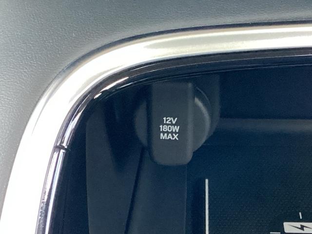 ヴェゼル ｅ：ＨＥＶＺ　ＥＴＣ／純正ナビ／バックモニター／ホンダセンシング／全周囲カメラ　パノラミックビューモニター　スマキ　Ｐトランク　フルオートエアコン　エアバッグ　両席エアバック　Ｒカメ　記録簿付　パワーウィンドウ（22枚目）