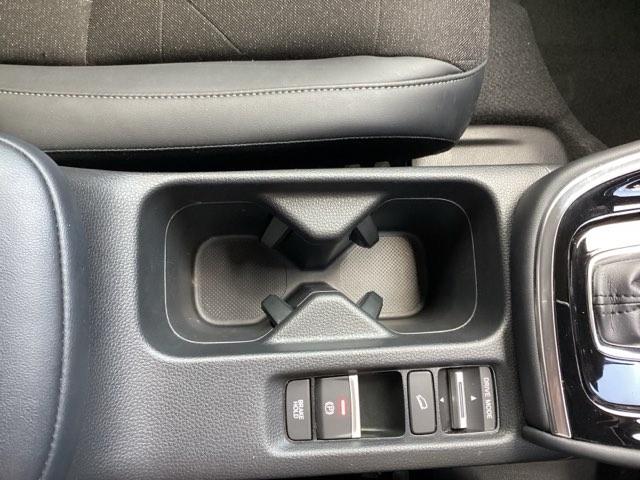 ヴェゼル ｅ：ＨＥＶＺ　ＥＴＣ／純正ナビ／バックモニター／ホンダセンシング／全周囲カメラ　パノラミックビューモニター　スマキ　Ｐトランク　フルオートエアコン　エアバッグ　両席エアバック　Ｒカメ　記録簿付　パワーウィンドウ（25枚目）