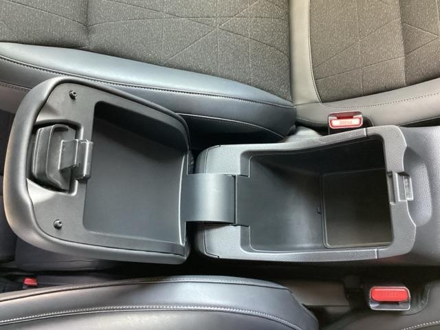 ヴェゼル ｅ：ＨＥＶＺ　ＥＴＣ／純正ナビ／バックモニター／ホンダセンシング／全周囲カメラ　パノラミックビューモニター　スマキ　Ｐトランク　フルオートエアコン　エアバッグ　両席エアバック　Ｒカメ　記録簿付　パワーウィンドウ（26枚目）