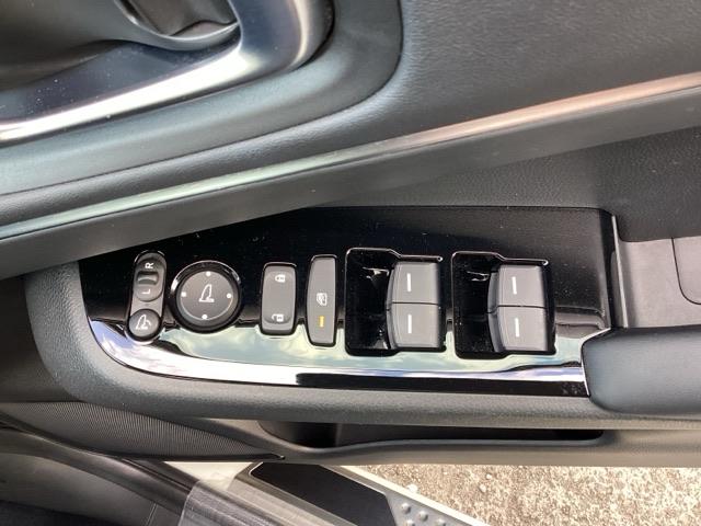 ヴェゼル ｅ：ＨＥＶＺ　ＥＴＣ／純正ナビ／バックモニター／ホンダセンシング／全周囲カメラ　パノラミックビューモニター　スマキ　Ｐトランク　フルオートエアコン　エアバッグ　両席エアバック　Ｒカメ　記録簿付　パワーウィンドウ（34枚目）